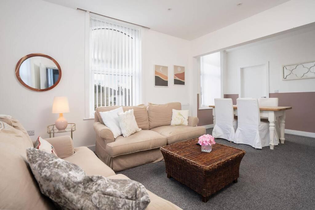 Apartment Santiago 3 - Free Parking Wi-fi Southport