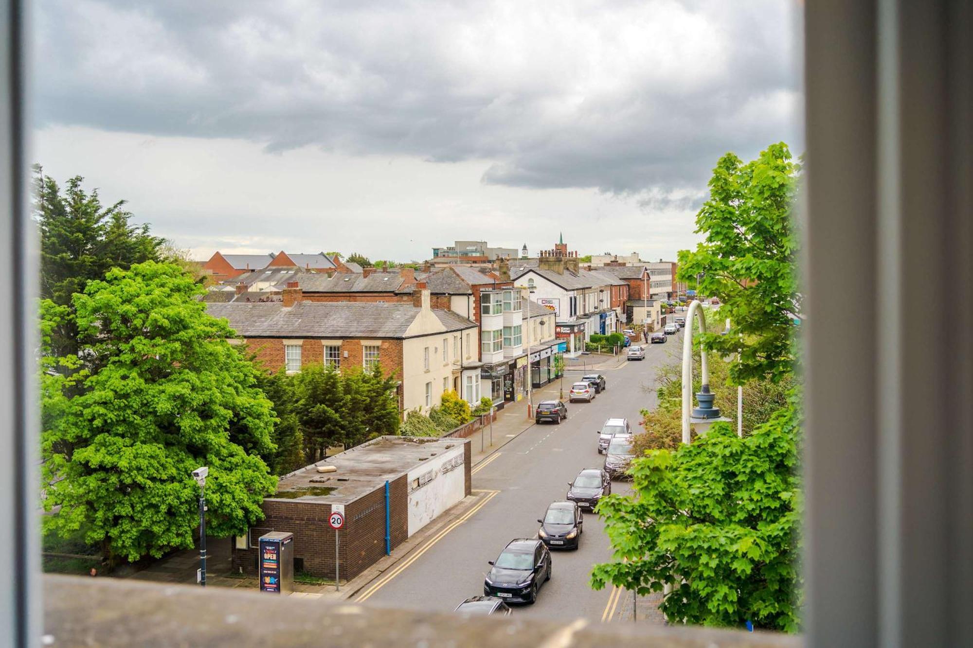 Apartment Modern 2 Bedroom In Centre Southport