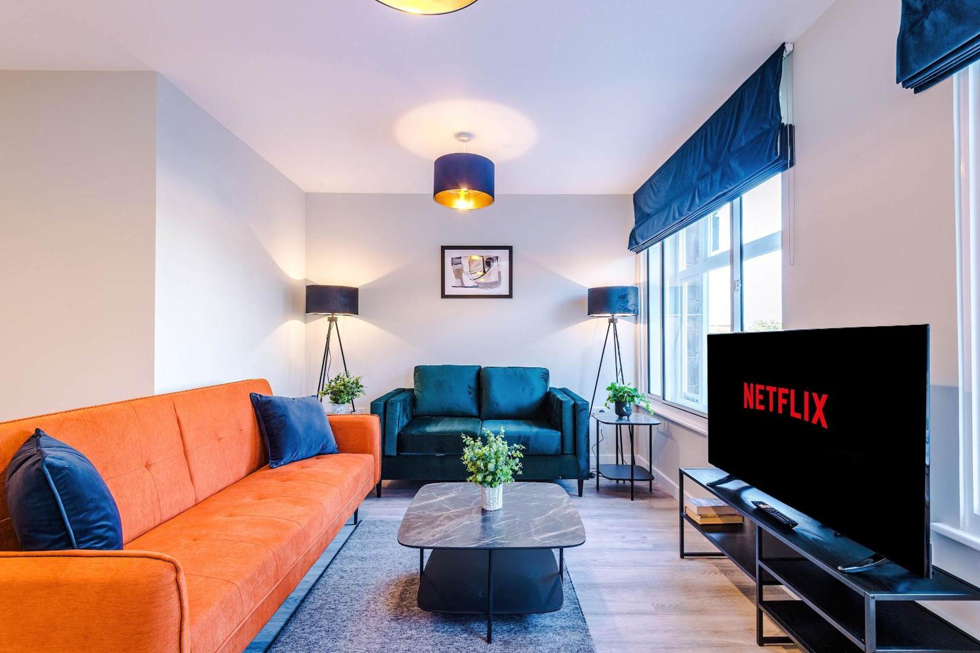 Spacious 2 Bedroom In Centre
