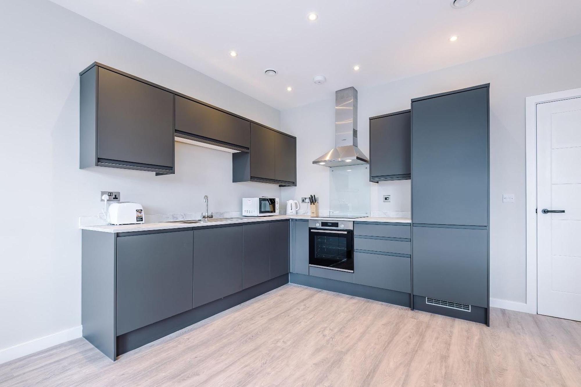 Lovely 2 Bedroom In Centre Apartment *