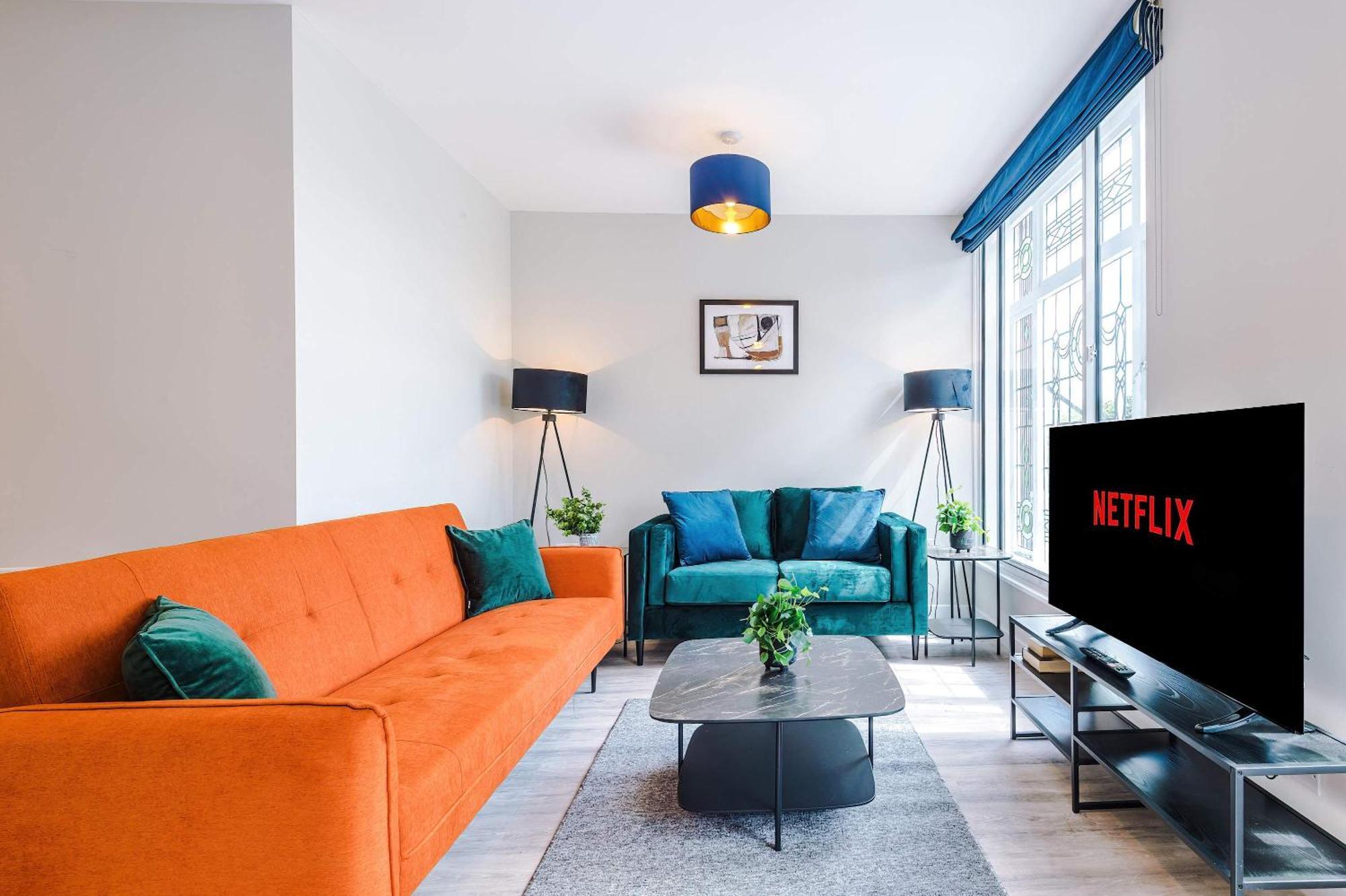 Lovely 2 Bedroom In Centre Apartment