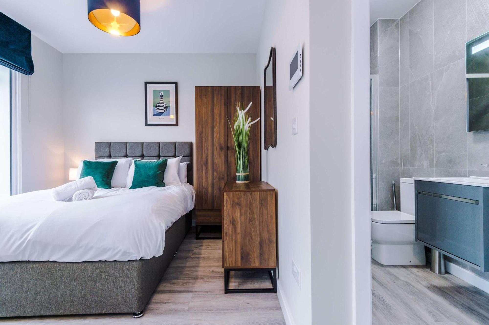 Spacious In Centre Apartment