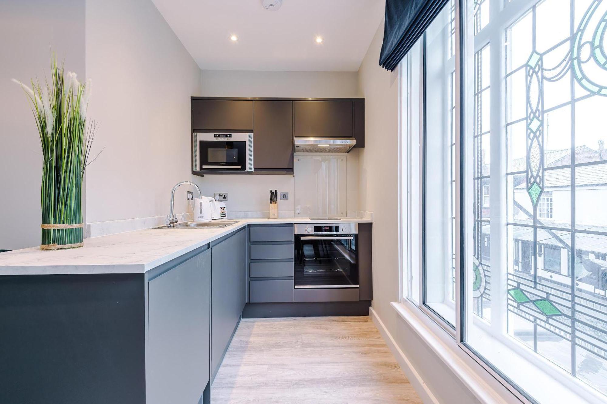 Spacious In Centre Apartment Southport