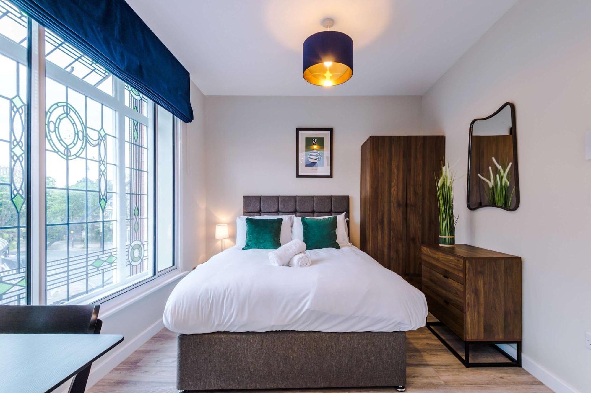 Spacious In Centre Apartment