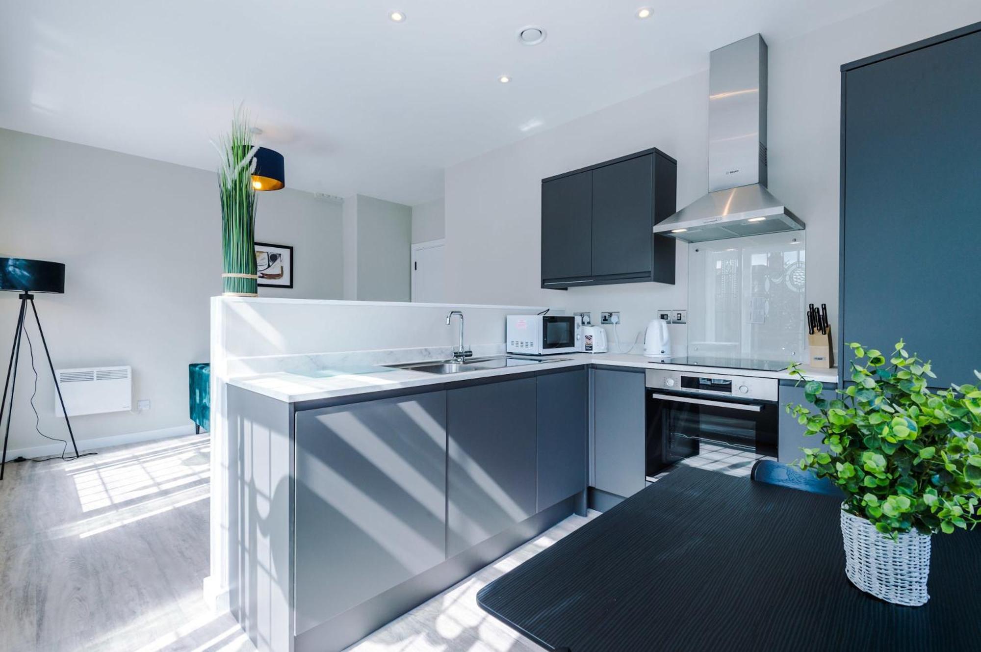 Smart 1 Bedroom In Centre Apartment *