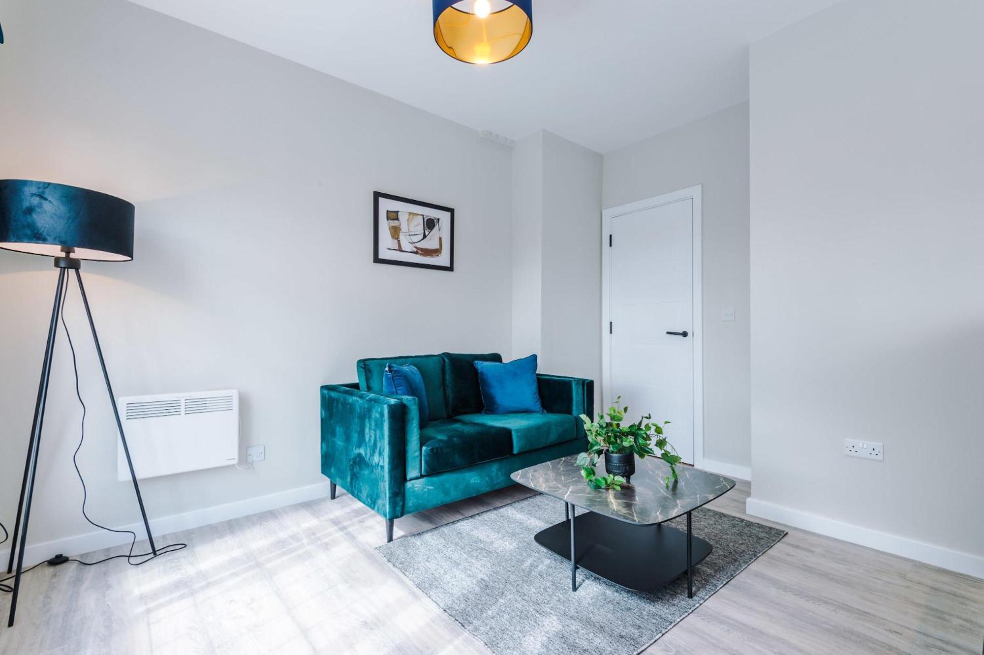 Smart 1 Bedroom In Centre Apartment *