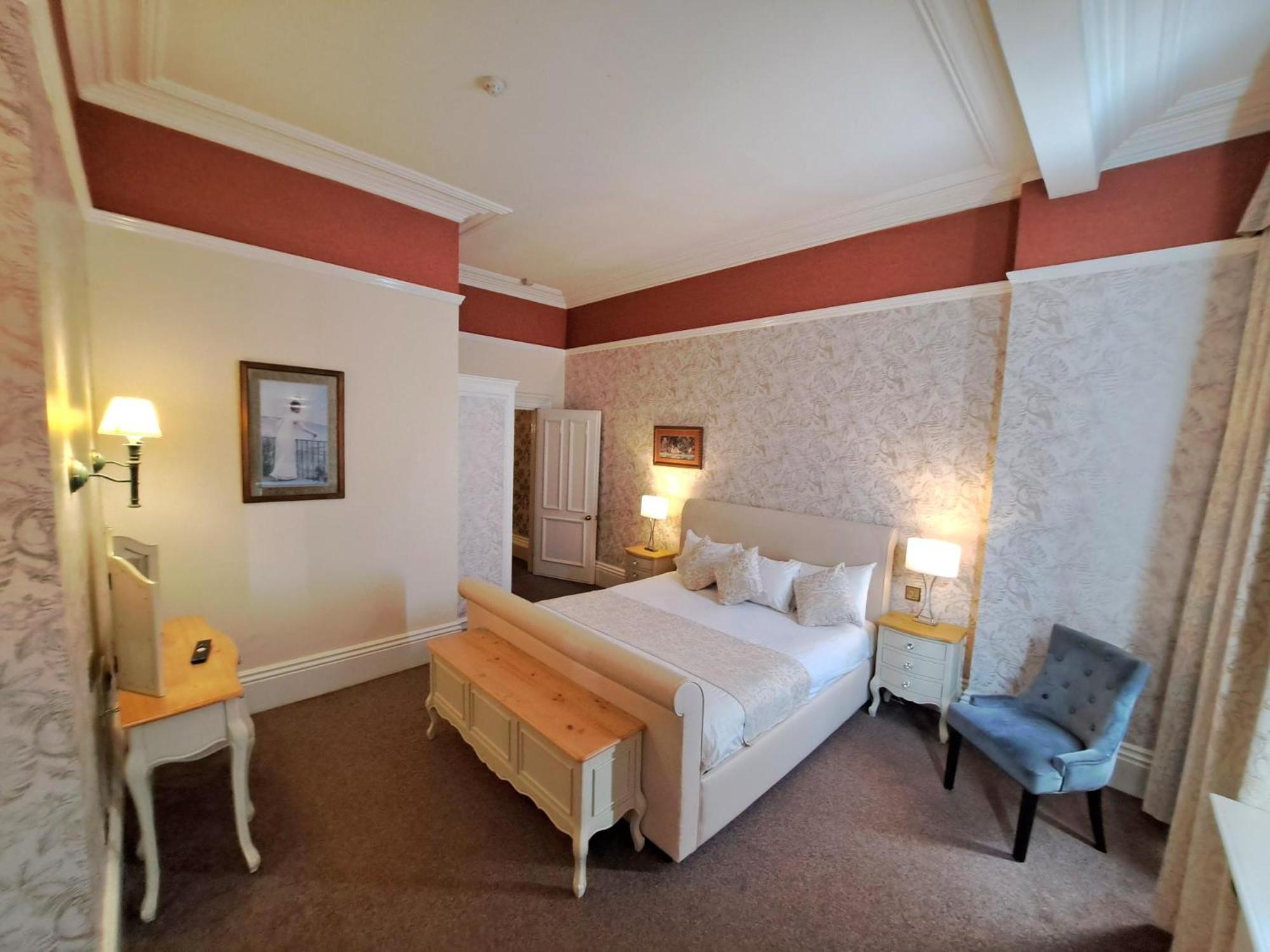 Of Wales Hotel 3*
