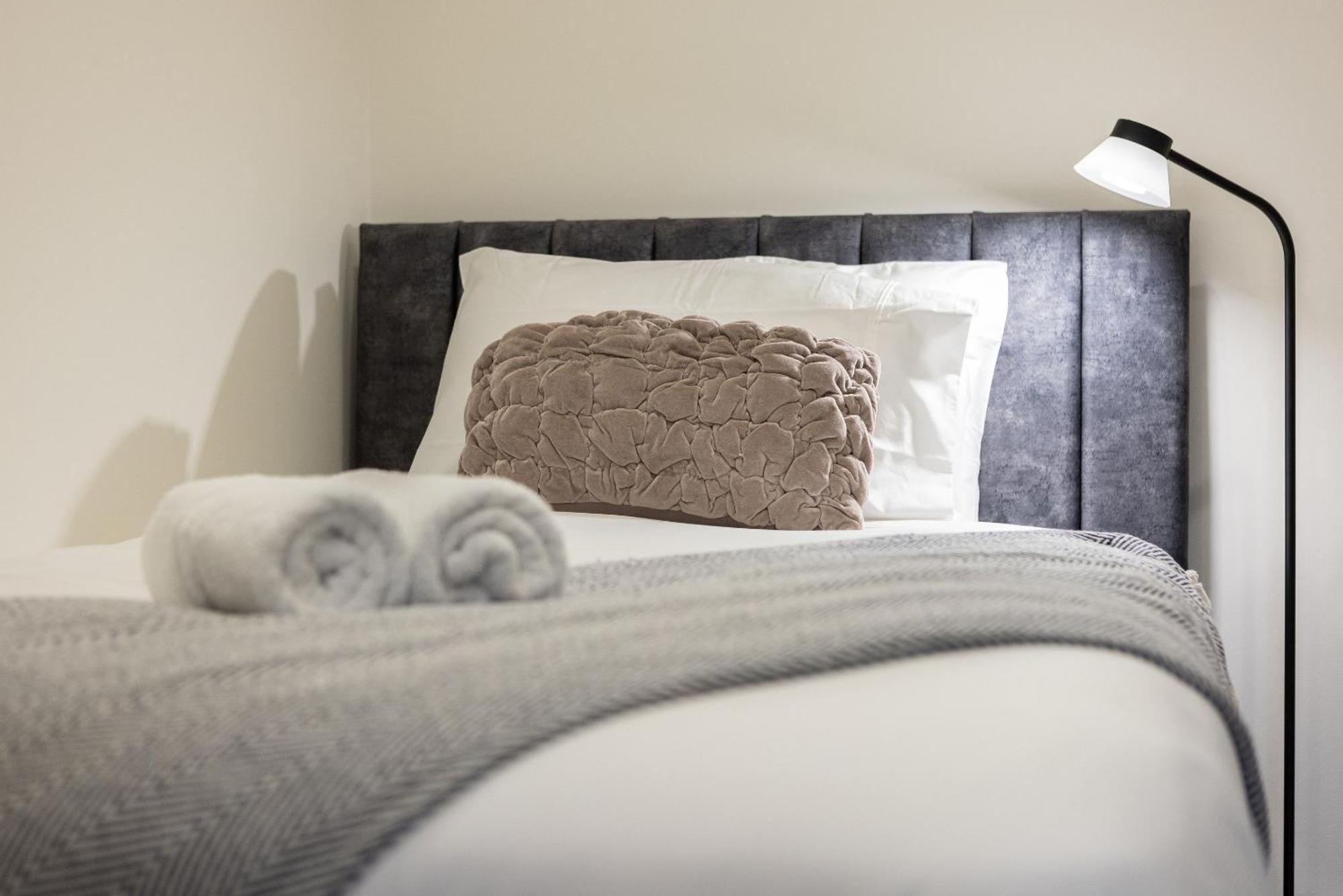 Apartment Lethbridge 49 2 Super Fibre Wifi, Free Parking *