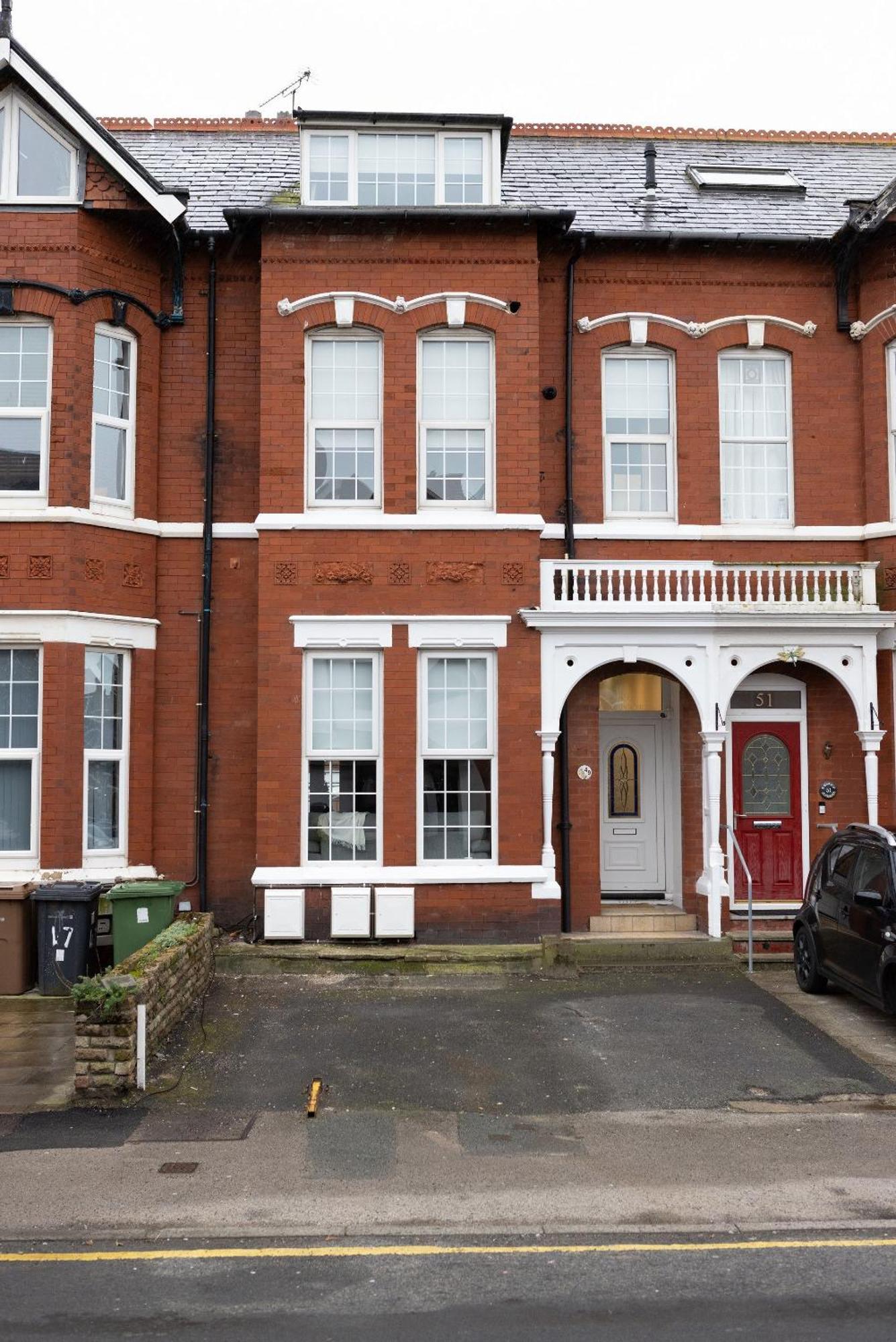 Lethbridge 49 3-bedroom With Garden, Fibre Wifi, Free Parking, Sleeps 6 Apartment *