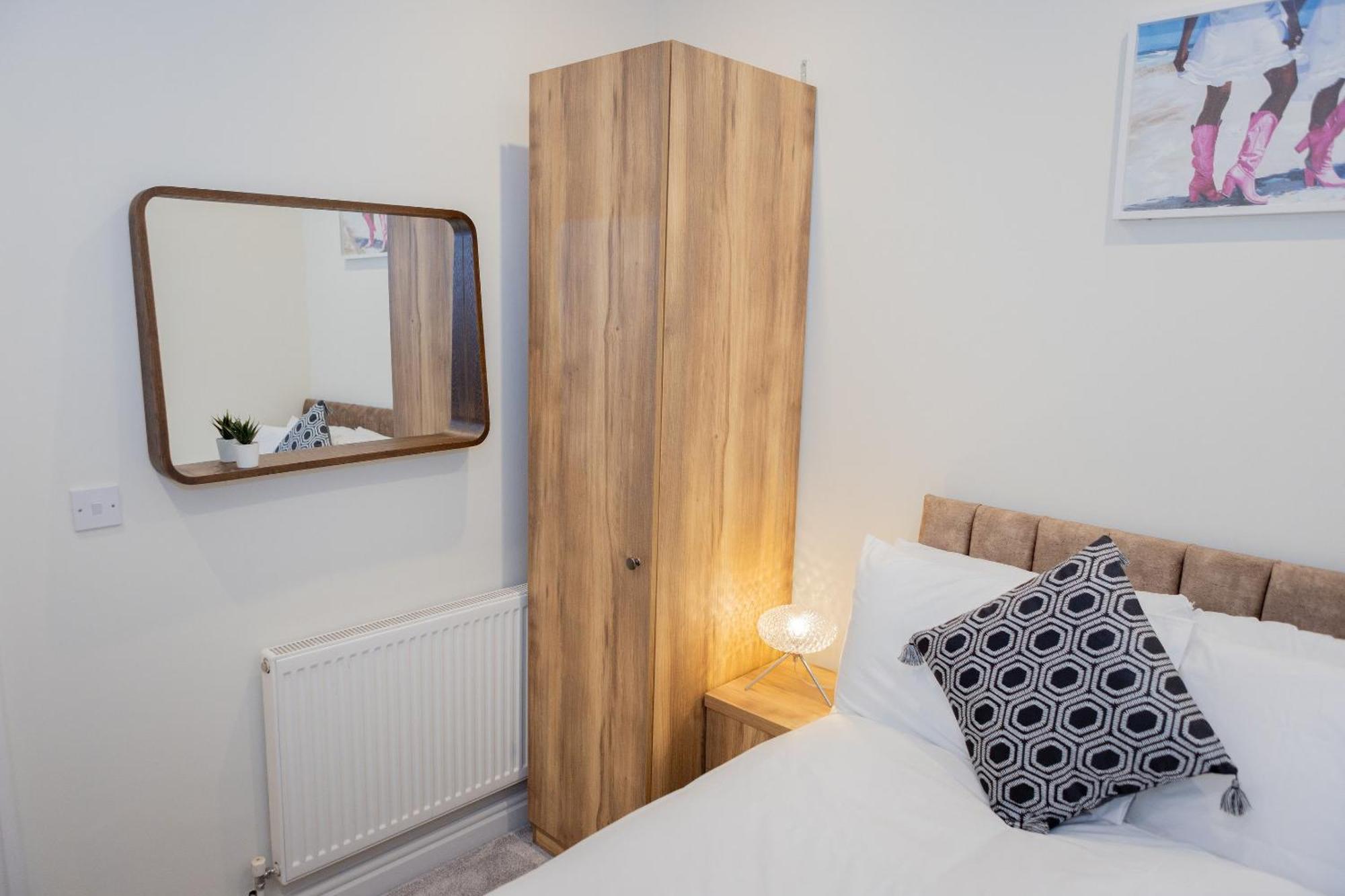 Lethbridge 49 3-bedroom With Garden, Fibre Wifi, Free Parking, Sleeps 6 * Southport