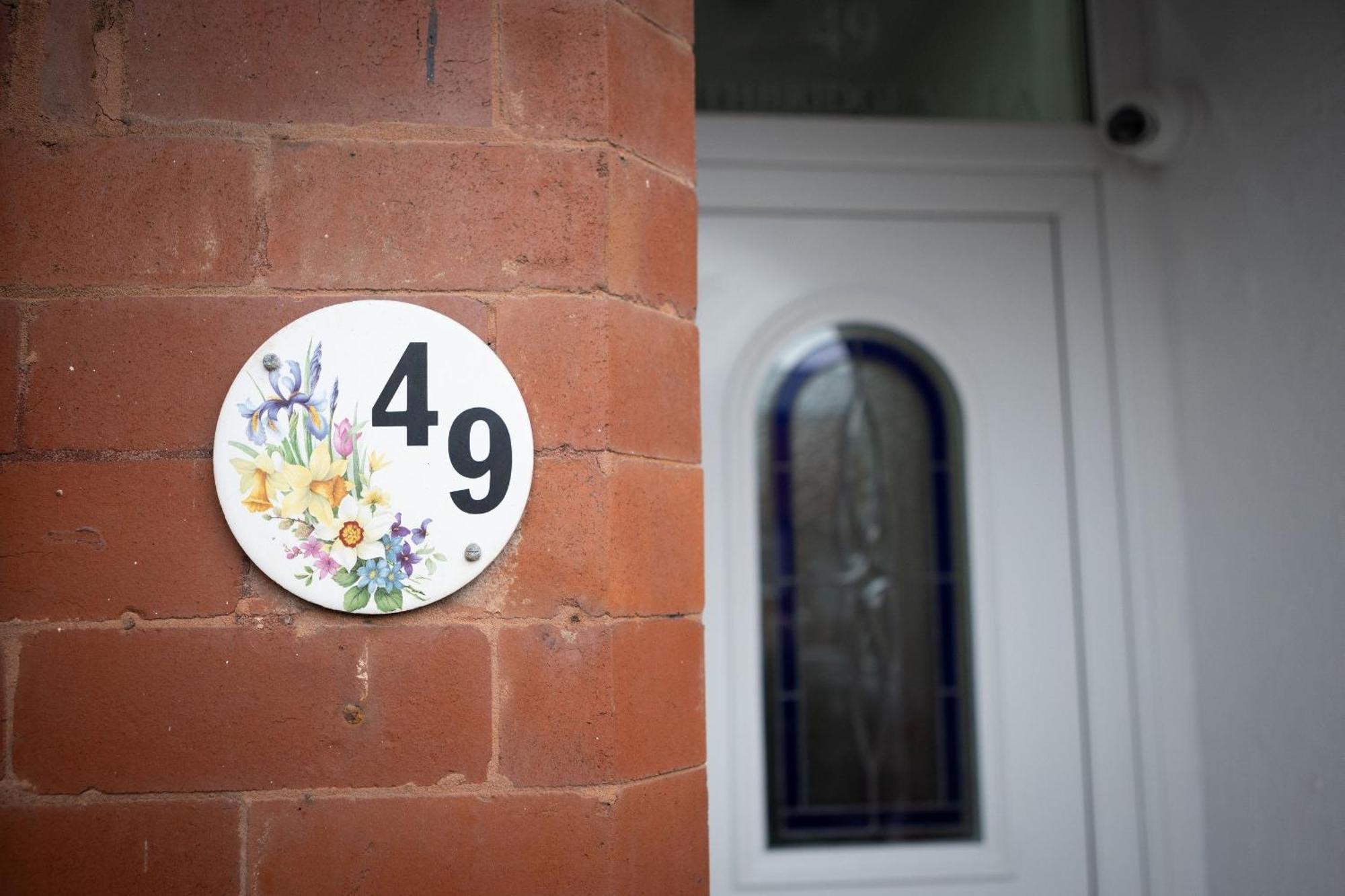 Lethbridge 49 3-bedroom With Garden, Fibre Wifi, Free Parking, Sleeps 6 *