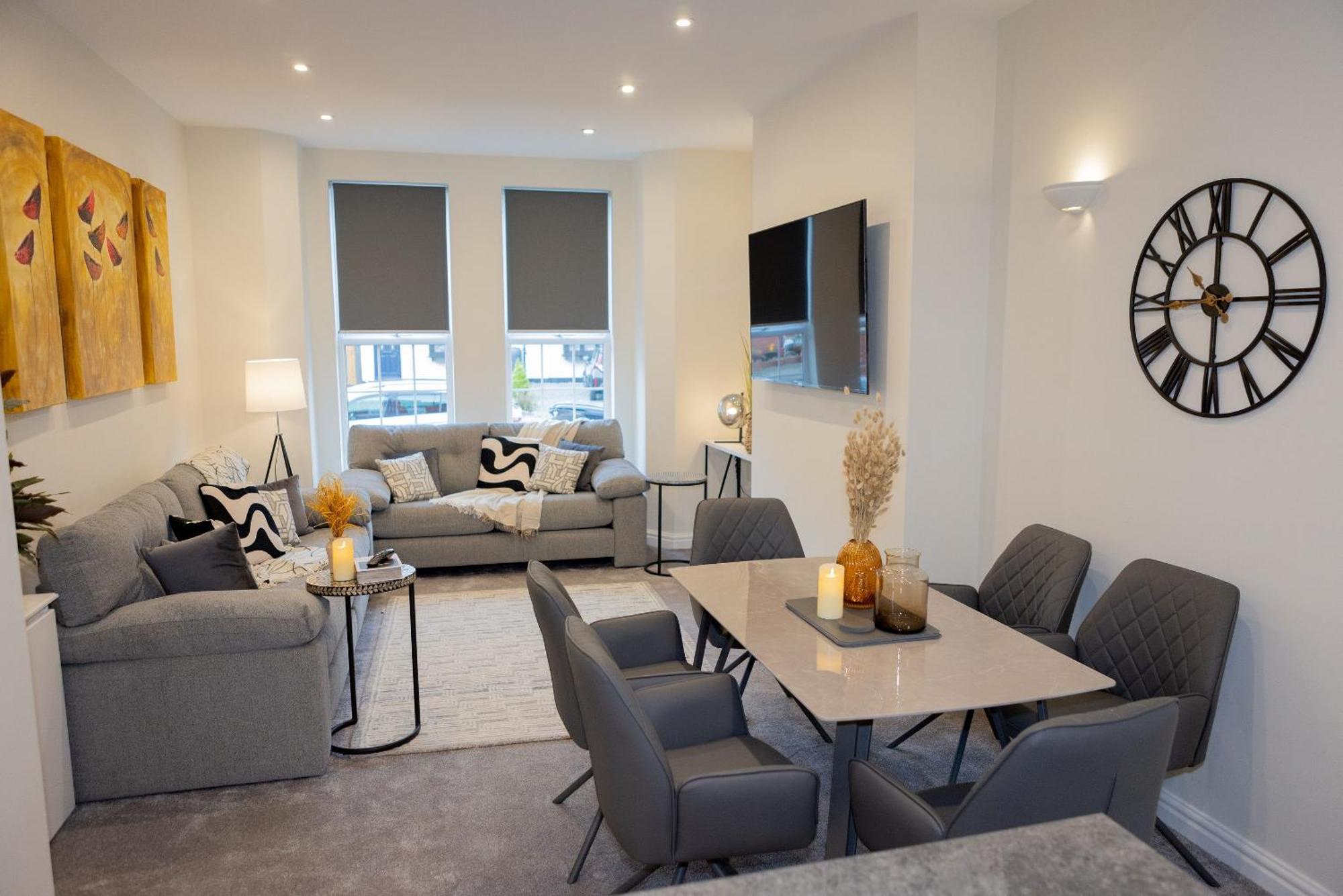 Apartment Lethbridge 49 3-bedroom With Garden, Fibre Wifi, Free Parking, Sleeps 6