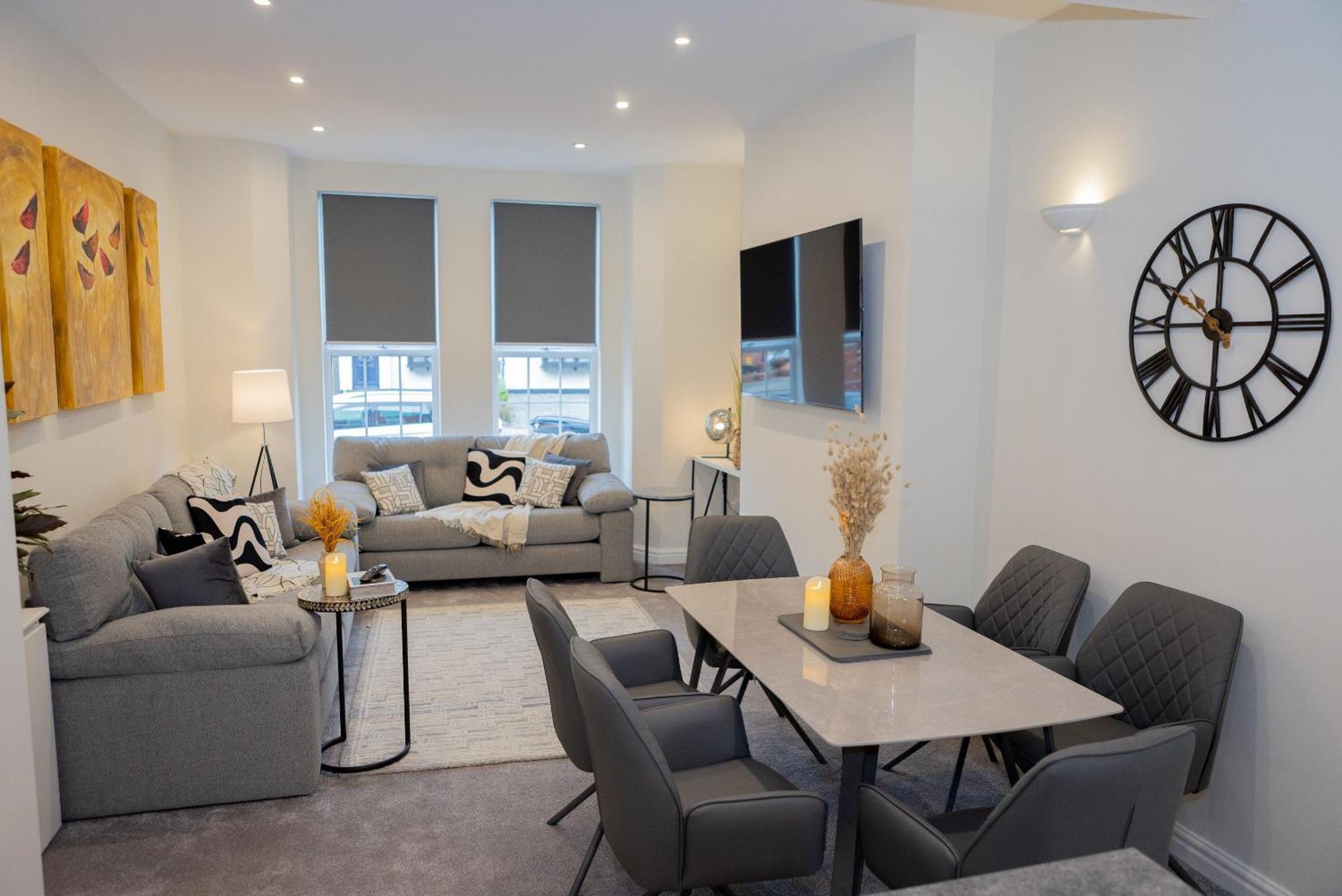 Apartment Lethbridge 49 3-bedroom With Garden, Fibre Wifi, Free Parking, Sleeps 6 Southport