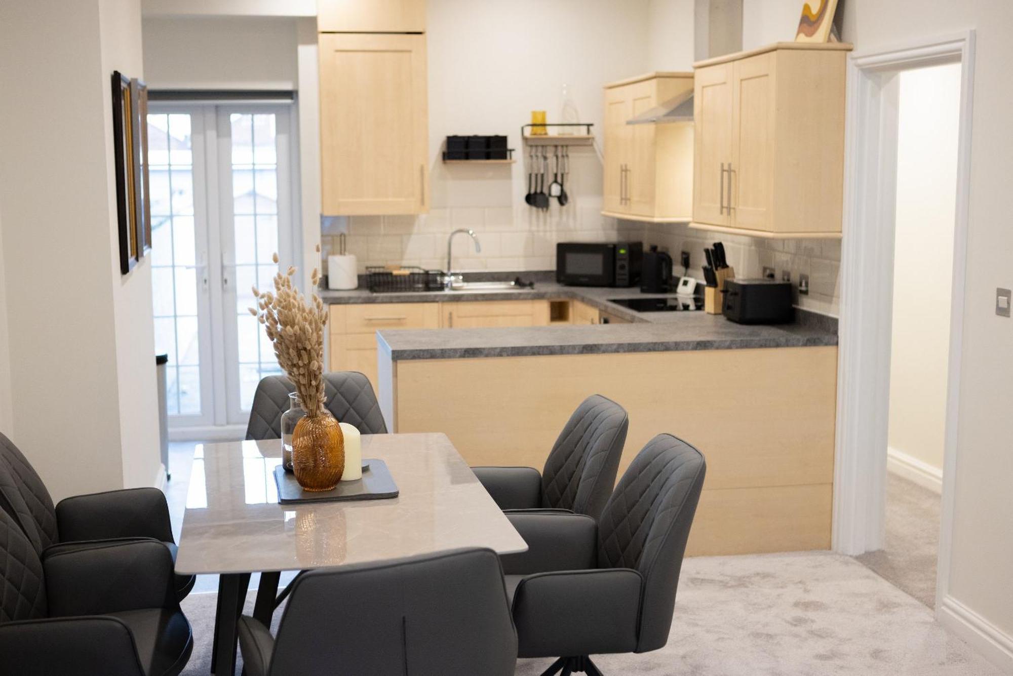 Lethbridge 49 3-bedroom With Garden, Fibre Wifi, Free Parking, Sleeps 6 Southport