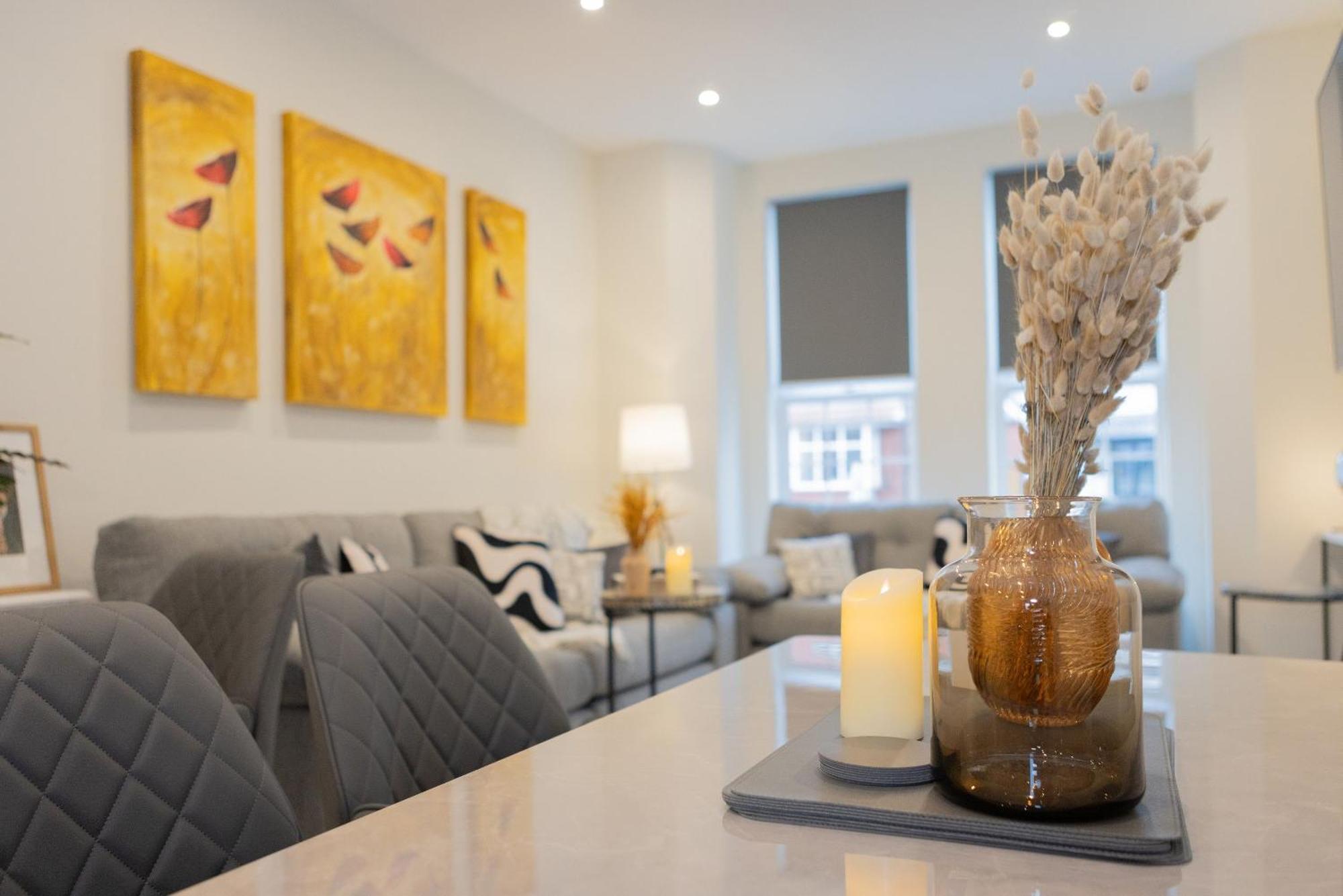 Lethbridge 49 3-bedroom With Garden, Fibre Wifi, Free Parking, Sleeps 6 * Southport