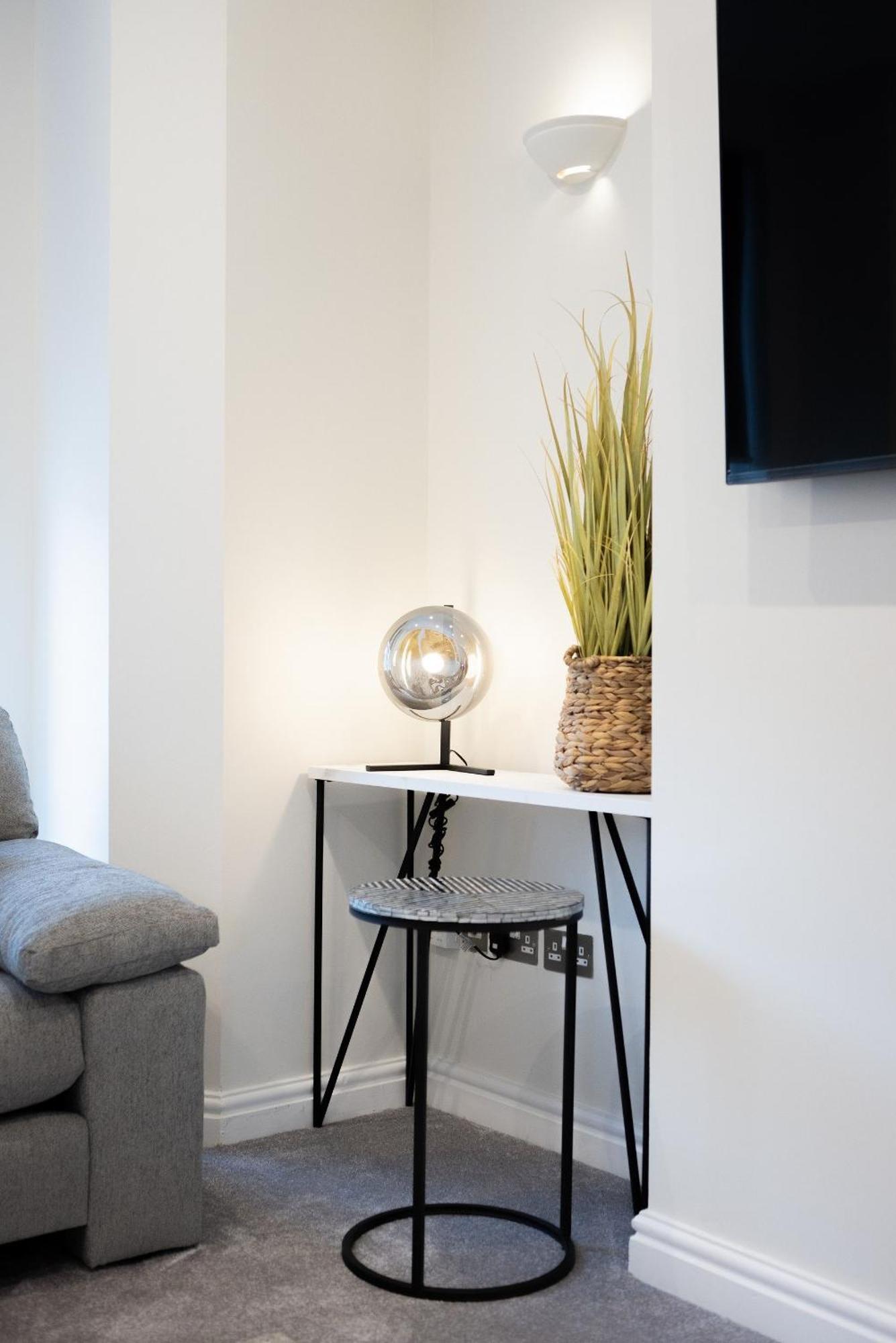 Lethbridge 49 3-bedroom With Garden, Fibre Wifi, Free Parking, Sleeps 6 Southport