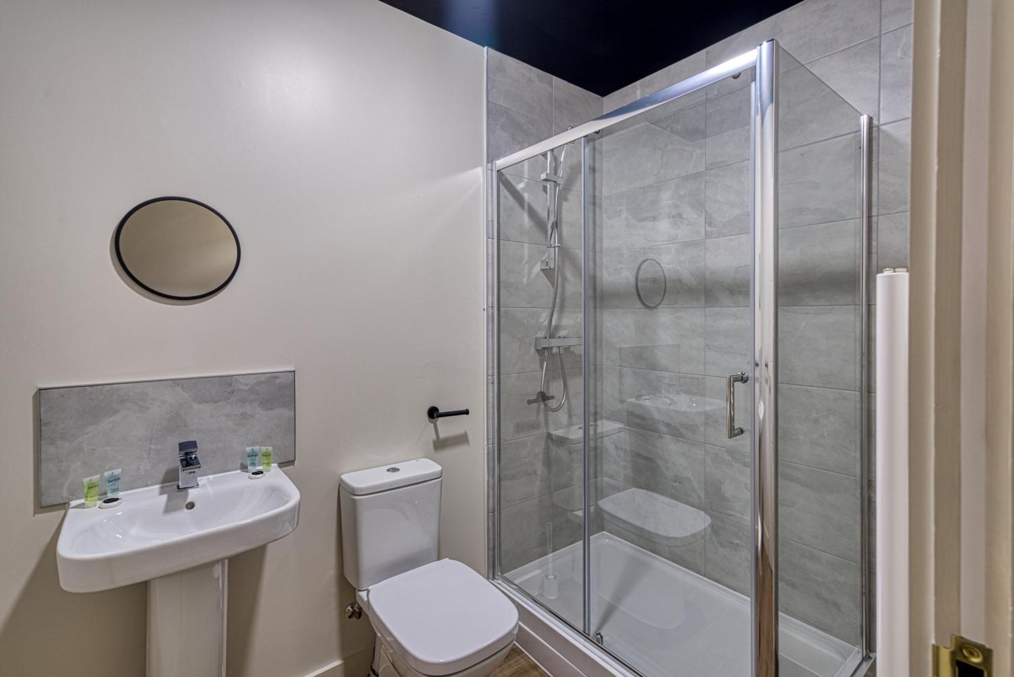 Renaissance 2 - 2bedroom Flat In *