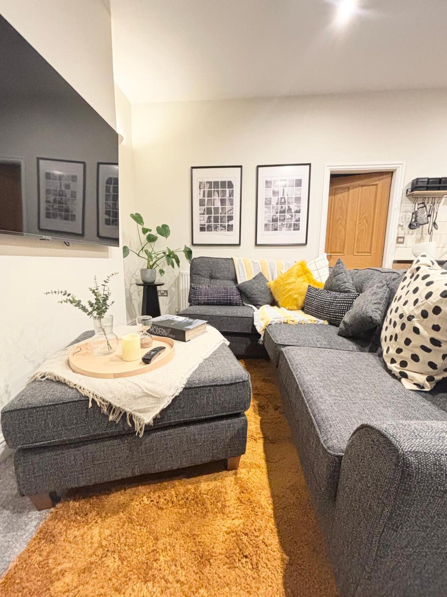 Apartment Lethbridge 49 2 Super Fibre Wifi, Free Parking Southport