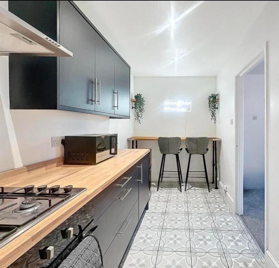 Zetland House - First Floor With Garden And Parking Apartment *