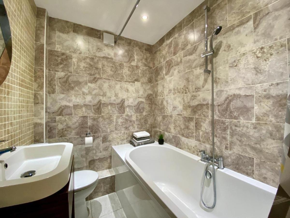 The Orange Suite - Sleeps 4 Apartment Southport