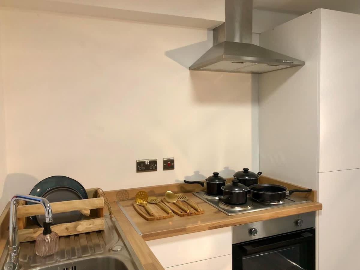 The Green Suite - Three Bedrooms Sleep 6 * Southport