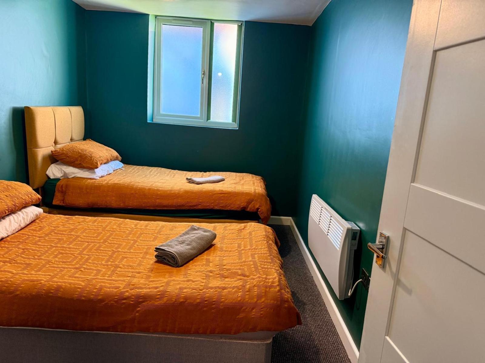 Apartment The - Three Bedrooms Sleep 6 *