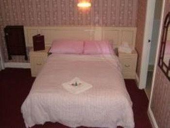 The Warwick 4*