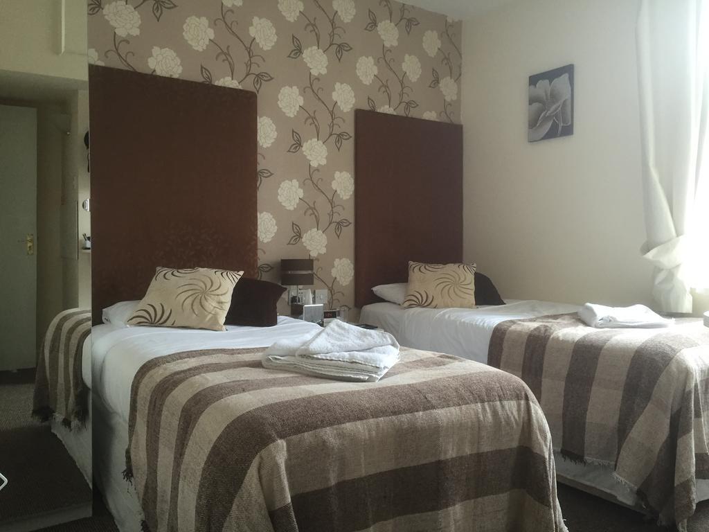 Andora Guest house Southport