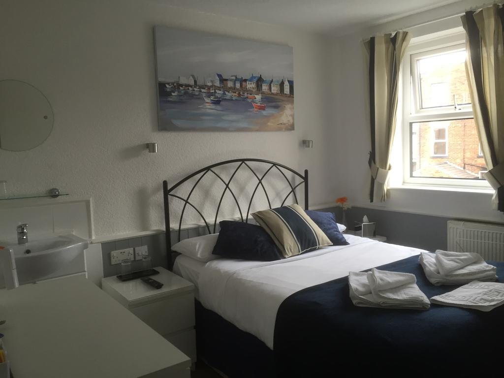 Andora * Southport