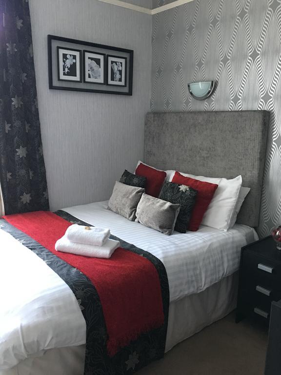 Adelphi Guest house 4*