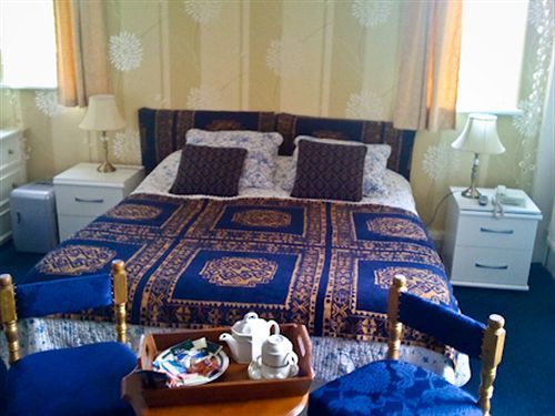 Balmoral Hotel 2*