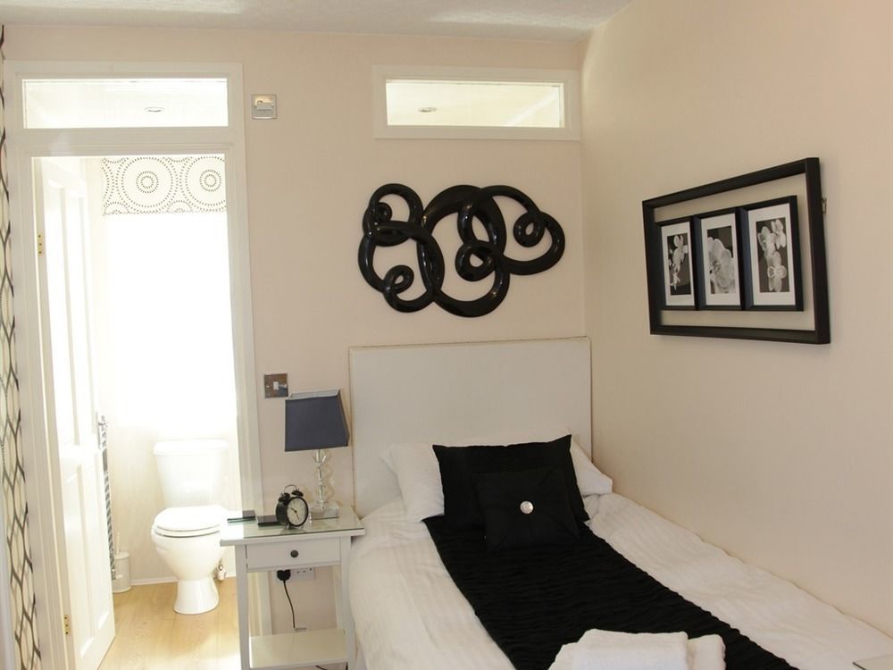 The Leicester 4*
