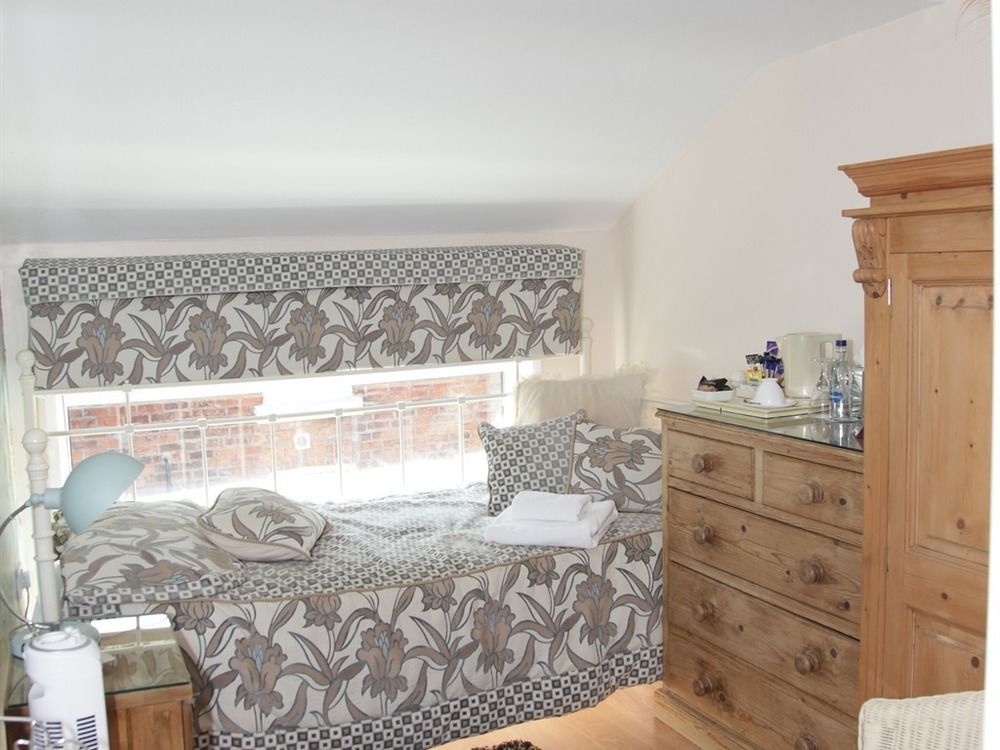 The Leicester Guest house 4*