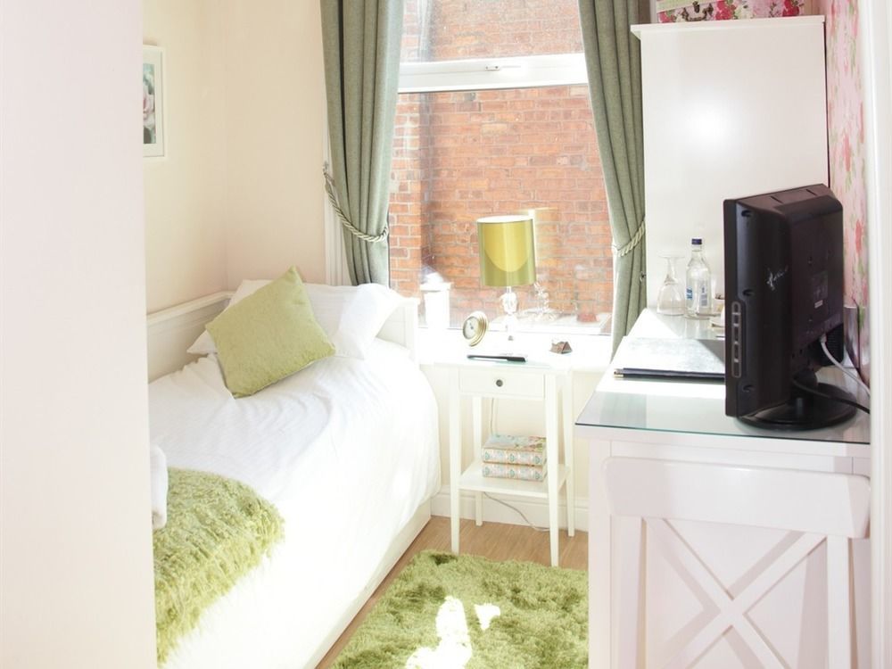 The Leicester Guest house Southport