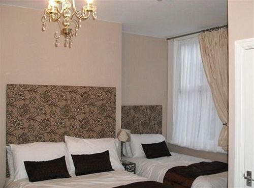 Guest house Stamford Guest House, 3 Min Walk To Lord St, With Parking & Perfect Getaway Southport