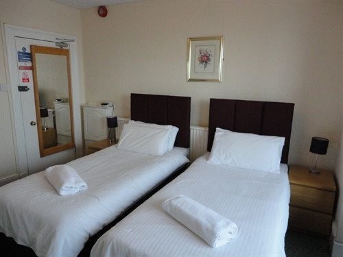 Hotel & Victoria 3*