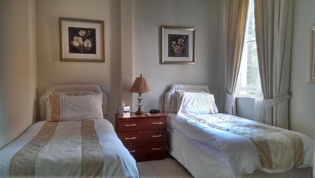 Carleton House Apartment