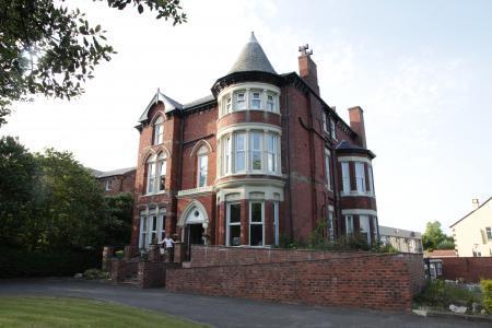 Salfordian Hotel Southport