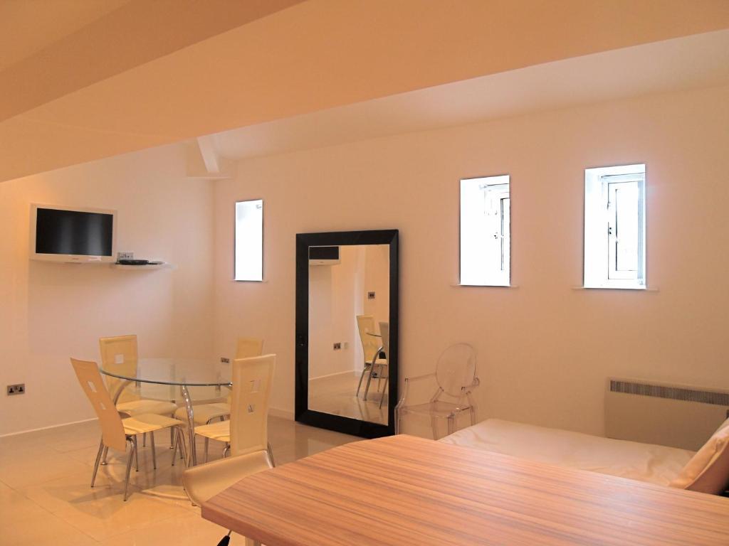 Signature Living, Serviced Apartments, Liverpool * Southport
