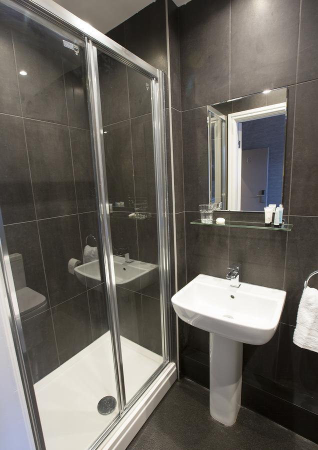 Arthur's Bar & Hotel 4*