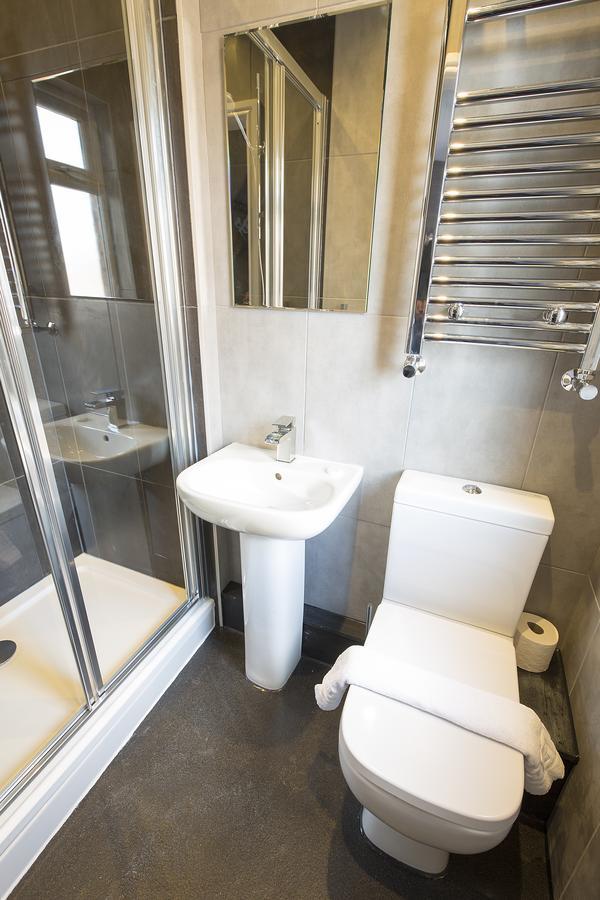 Arthur's Bar & Hotel 4*