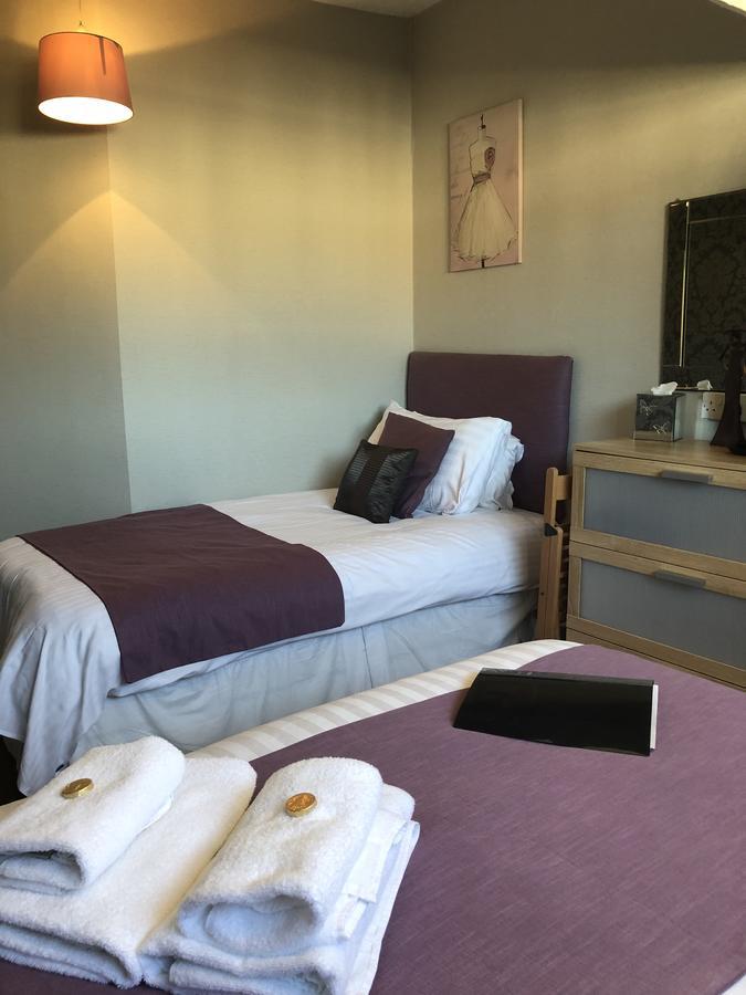 Adelphi Guest house 4*