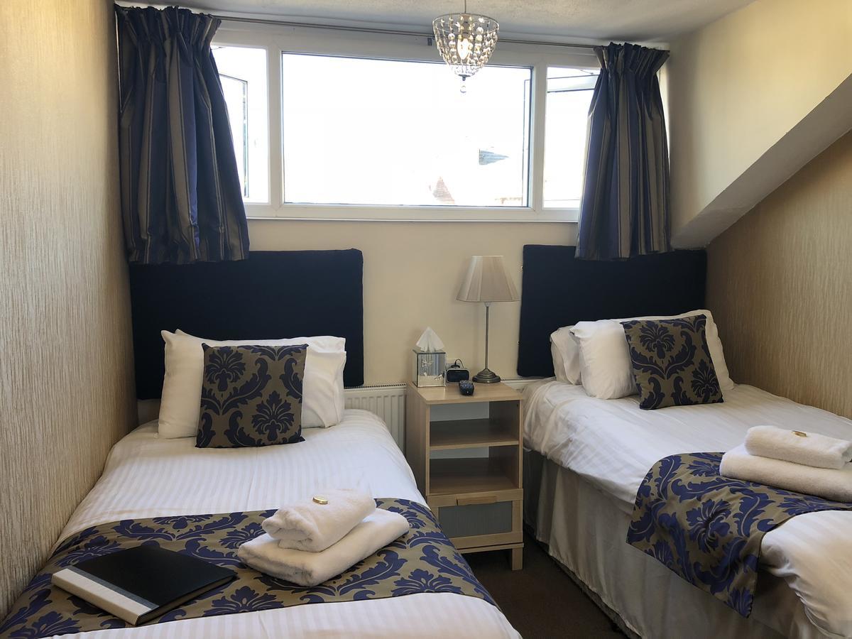 Guest house Adelphi 4*