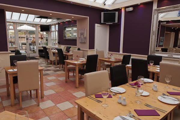 & Victoria Hotel