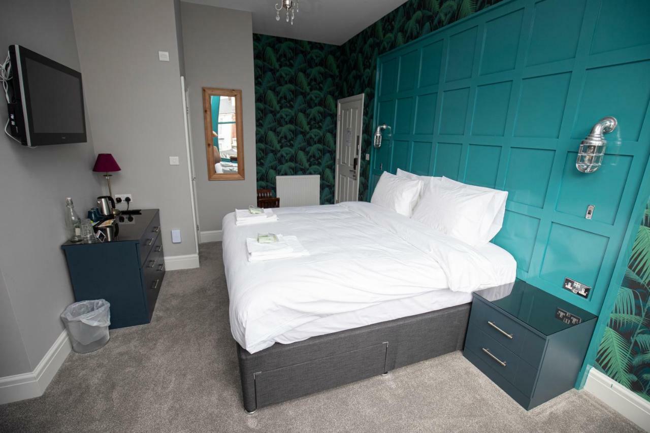 3 -min Walk To Pier & Fast Wi-fi & Perfect Getaway Guest house Southport
