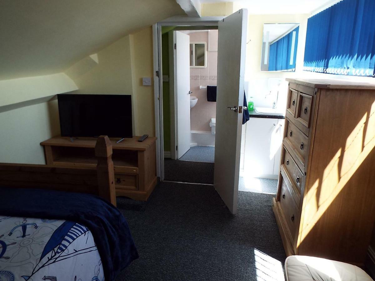 Guest house Captain's Quarters *