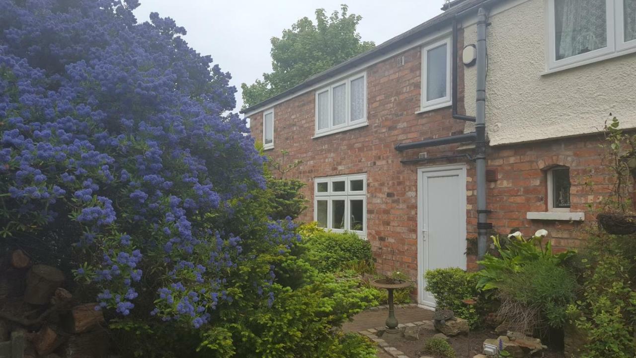 The Coach House Cottage, Holiday home *