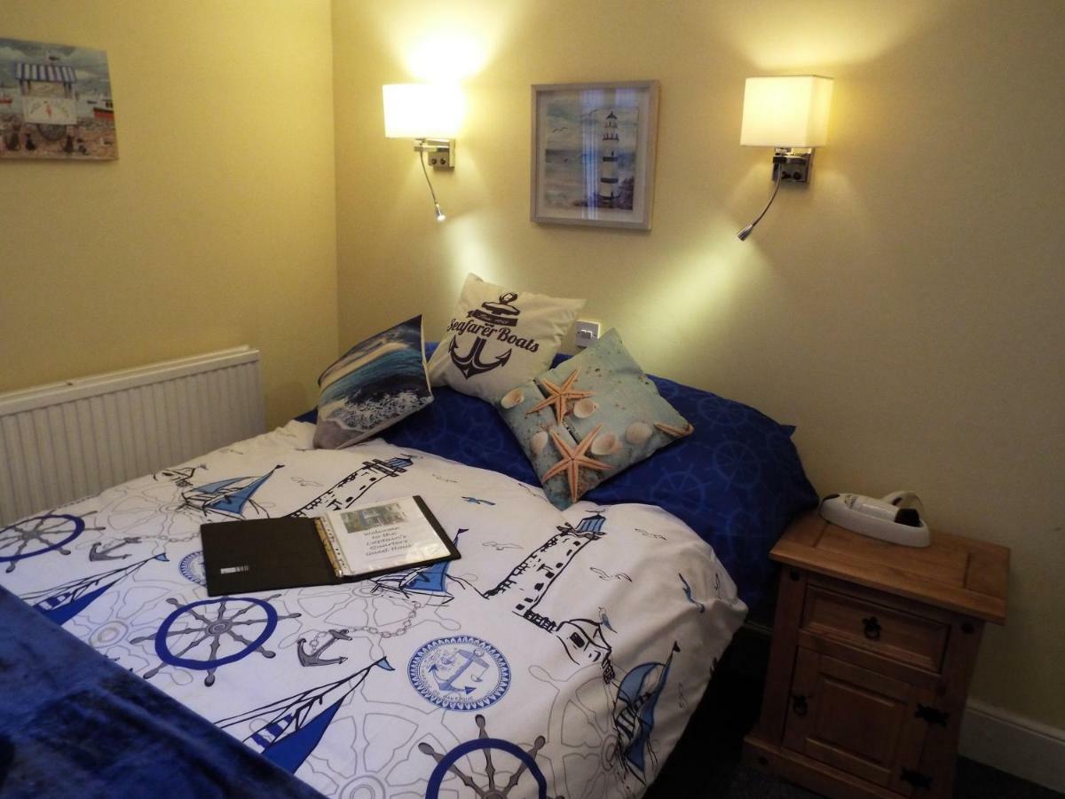 Captain's Quarters Guest house Southport