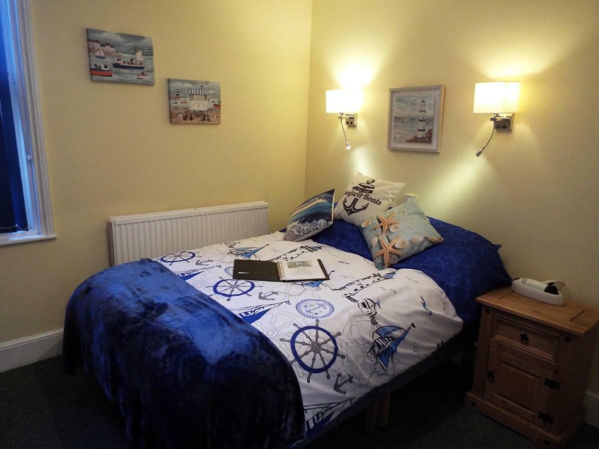 Guest house Captain's Quarters Southport