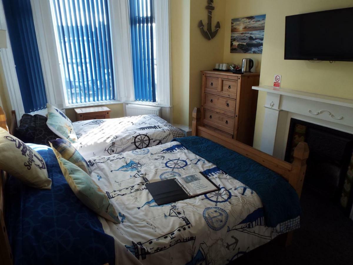 Captain's Quarters * Southport